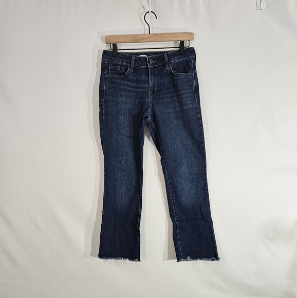 Old Navy Kicker boot-cut cut-off crop jeans women's size 6 - Picture 2 of 12